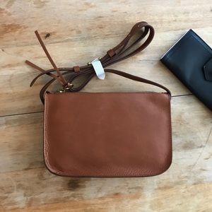 Madewell Simple Crossbody Bag in English Saddle